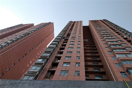 佛山小学附近华龙西苑3室2厅1卫80万105m2中档装修出售